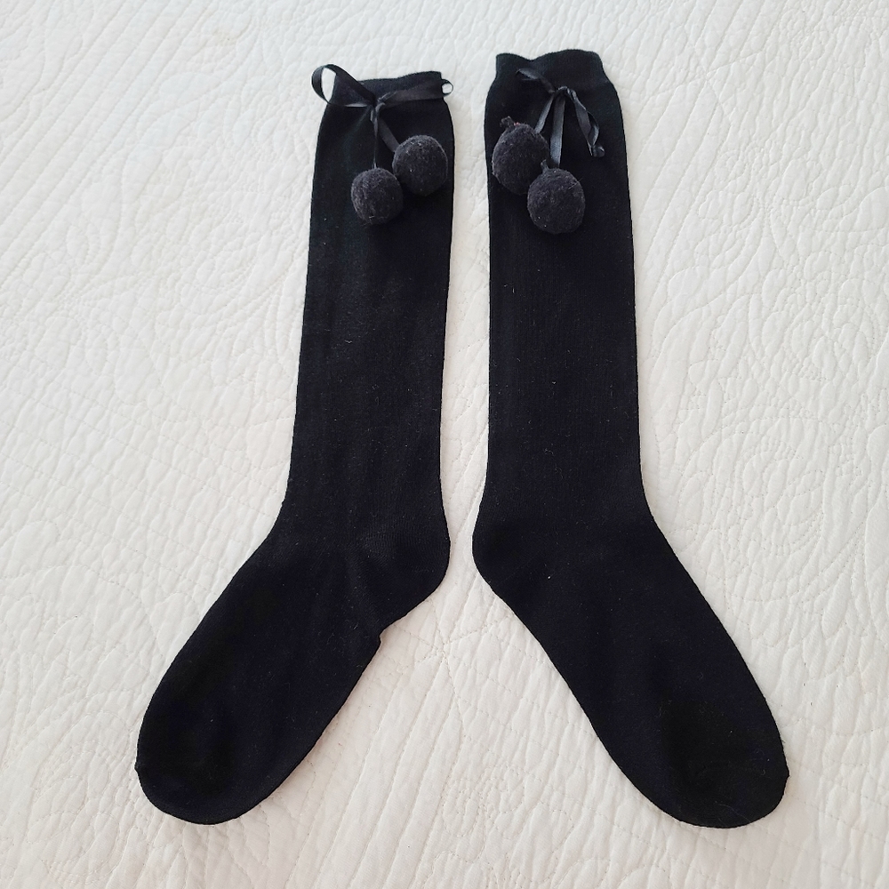 9/20  POM POM SOCKS